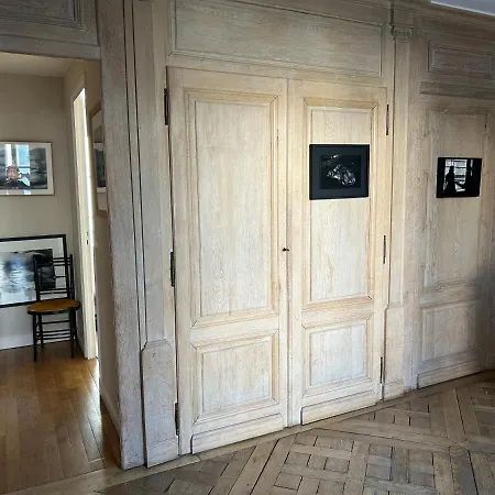 100m2 Flat D'artiste Bed & Breakfast