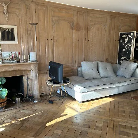 100m2 Flat D'artiste