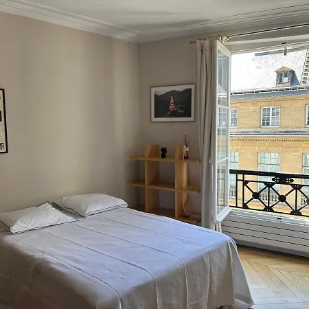 100m2 Flat D'artiste Bed & Breakfast