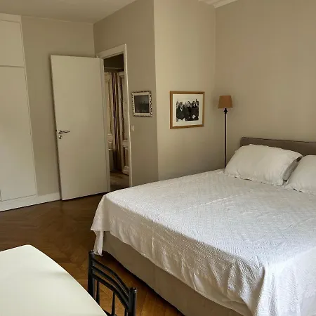 100m2 Flat D'artiste Bed & Breakfast