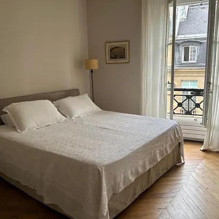 100m2 Flat D'artiste
